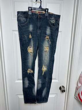 Fashion Collection Men's Distressed Ripped Straight Leg Jeans Size 34